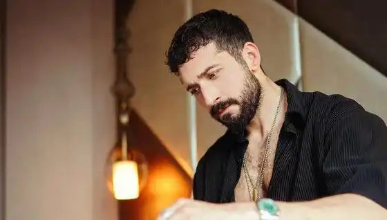 Oyuncu Emre Bulut, Sahte Komiser Suçlamasıyla Gündemde: Araç Kaçırma İddiası Şok Etti!