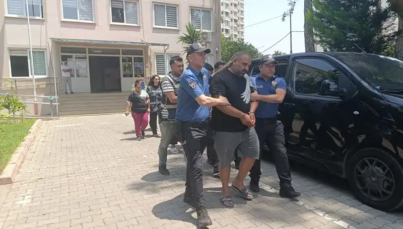 Adana'da Dolandırıcılara Çek Kafes: 4 Kişi Tutuklandı