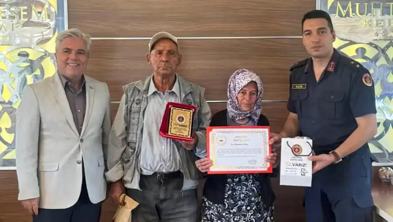 Tek Evlerini Jandarmaya Bağışlayarak Duygusal Bir Hareket Yaptılar