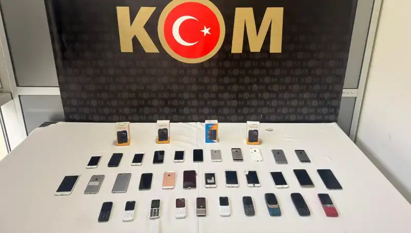 Gümrük Kaçağı Cep Telefonu Operasyonu: 37 Alet Yakalandı!