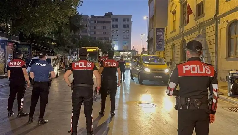 Megakentte Gözaltılar: 4 Saat İçinde 200 Kişi Tutuklandı!