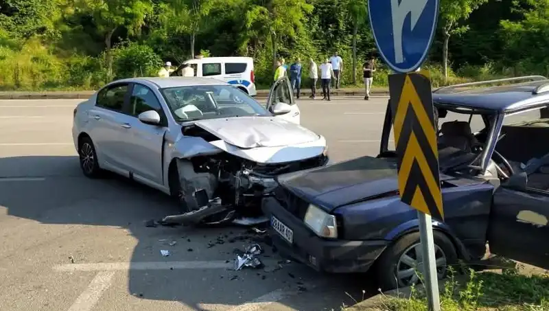 Görele'de Feci Kaza! Sürücü Araç Camından Fırladı