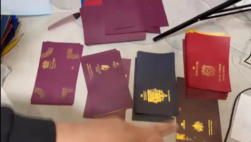 Sahte Pasaport ve Vize Yüzünden Operasyon: Yasa Dışı Ağa Darbe