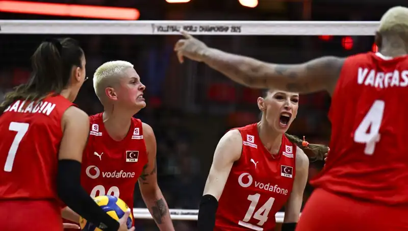 Türkiye-Japonya Voleybol Maçı: Şampiyonlar Parkede Kapışıyor!