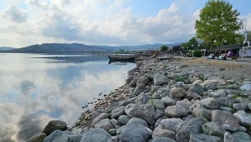 Sapanca Gölü'nde Tehlikeli Seviyede Su Düşüşü: Nedenleri ve Sonuçları