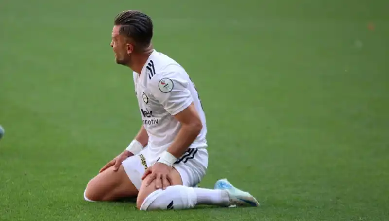 Küme Düşen Takımlara Puan Silme Cezası: Futbol Dünyası Şokta!