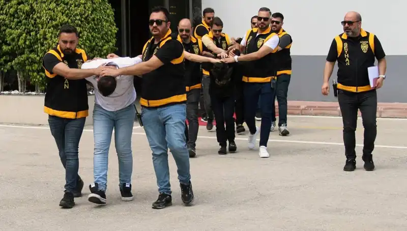 İş Adamı Aşk Tuzağına Düşerek Hem Dövüldü Hem Soyuldu!