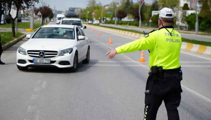 2025'te Yeni Trafik Cezaları: Yılın Merakla Beklenen Değişiklikleri