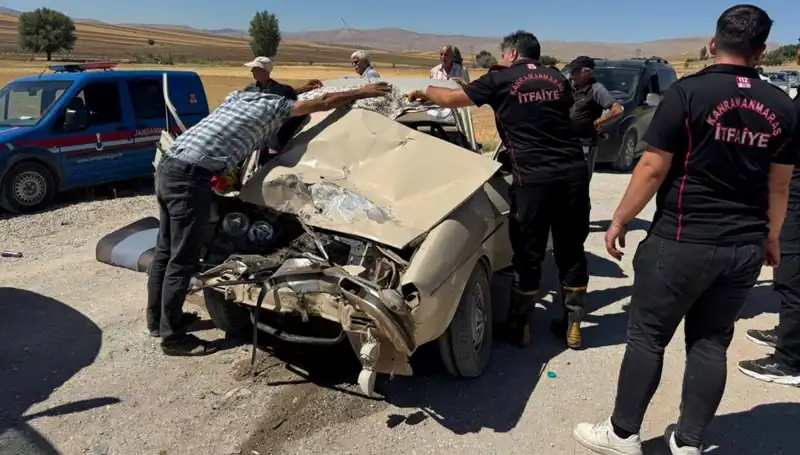 Kahramanmaraş’ta Kamyonet ve Otomobil Kazası: Olay Yerinden İlk Görüntüler