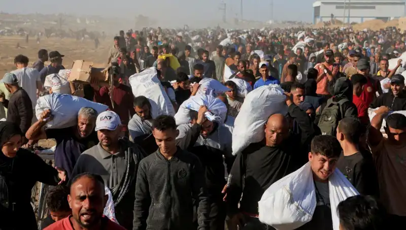 İsrail Ordusu Han Yunus'a Kuşatma Başlattı: 15 Kilometrelik Koridor Açıldı