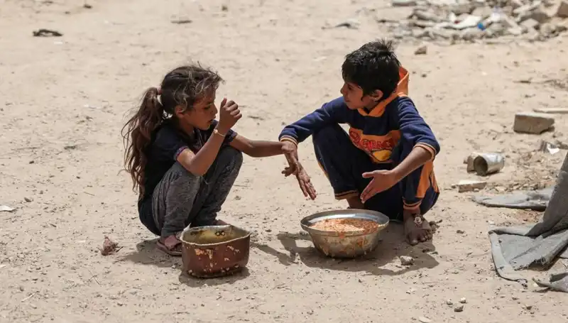 Gazze'de Açlık Korkunç Bir İftira Olarak Çocuk Hayatlarını Alıyor
