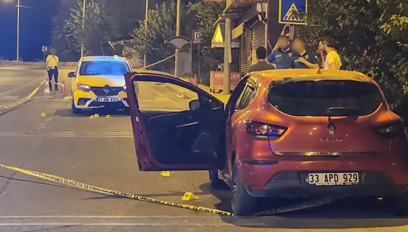 Şok Edici Olay: Cadde Üzerinde Kurşun Yağdıran Çeteler Birbirine Girdi