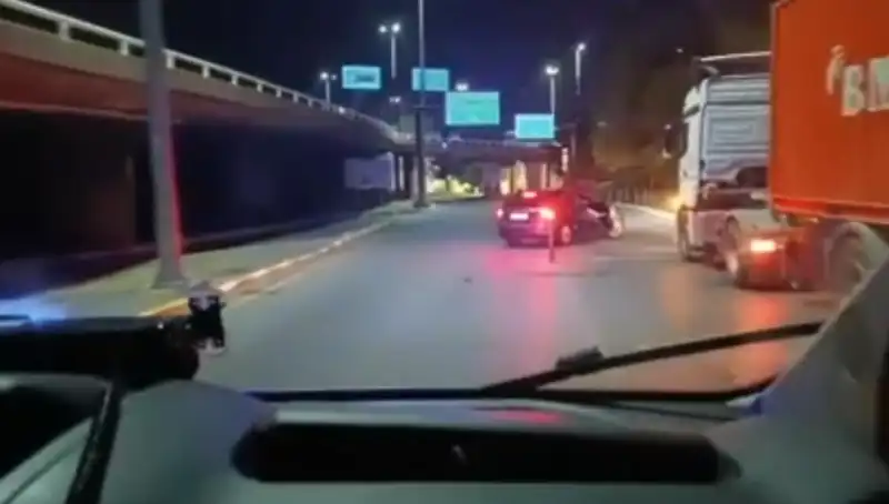 İstanbul'da Dev Kaçakçılık Operasyonu: 36 Milyon TL'lik Yasa Dışı Ürünler Ele Geçirildi