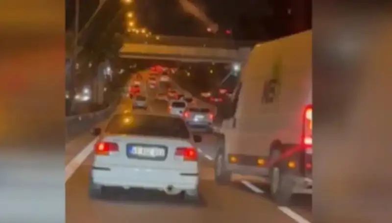 Tuzla'da Tüyler Ürperten Makas Terörü: Sürücü Tutuklandı
