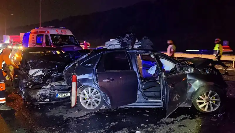 TEM Otoyolu'nda Zincirleme Kaza: 7 Kişi Yaralandı, Detaylar Şok Edici