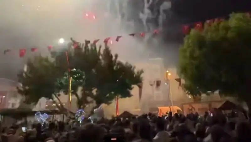 Havai Fişek Gösterisi Sonrası Hastanelik Olayı Şok Etti