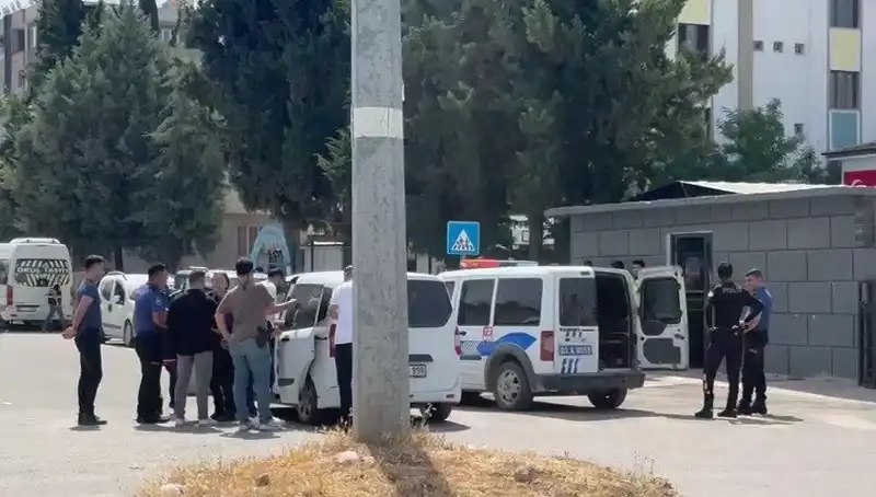 Adliye Önünde Çıkan Kargaşada Çileden Çıkan İki Aile: 5 Yaralı, 7 Gözaltı