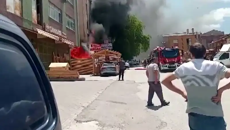 Ankara'da İş Yerleri Alev Alev Yandı: Yangın Neden Çıktı?