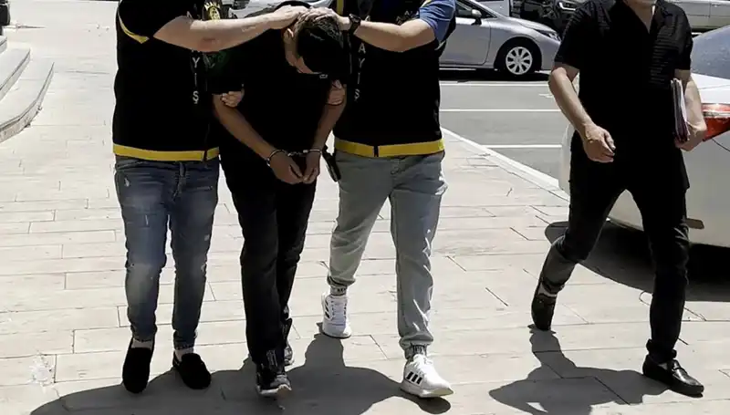 Mezarlıkta Hırsızlık Yapan Kişi, Suçüstü Yakalandı
