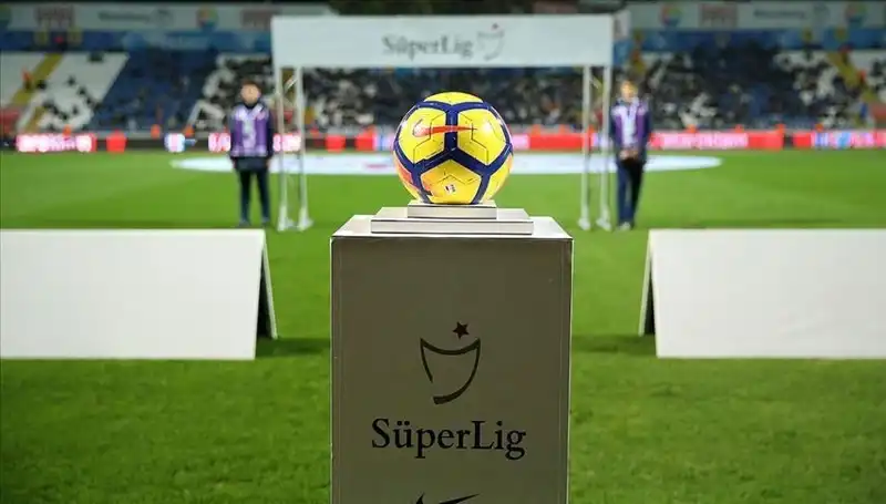 Süper Lig’de Pazar Ateşi: Takımlar Galibiyet İçin Yüksek Gerilimde!