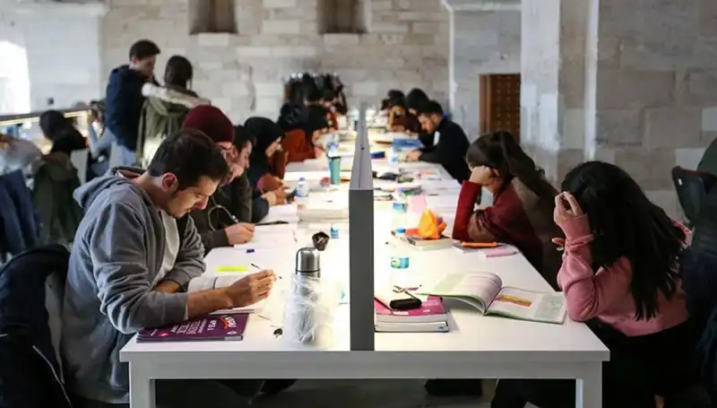 Üniversitelerin 2023-2024 Eğitim Öğretim Yılı Başlangıç Tarihleri Açıklandı
