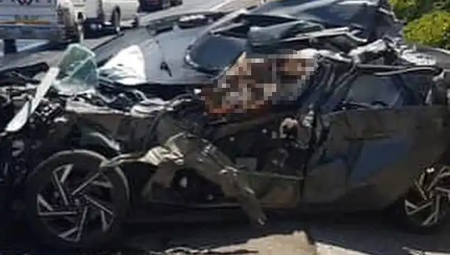 Şanlıurfa'da Otomobil Tankere Çarptı: Korkunç Kaza Can Aldı
