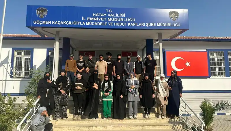 24 Göçmenin Minibüste Yakalanması: Sınırda Yeni Bir Durum Gelişiyor