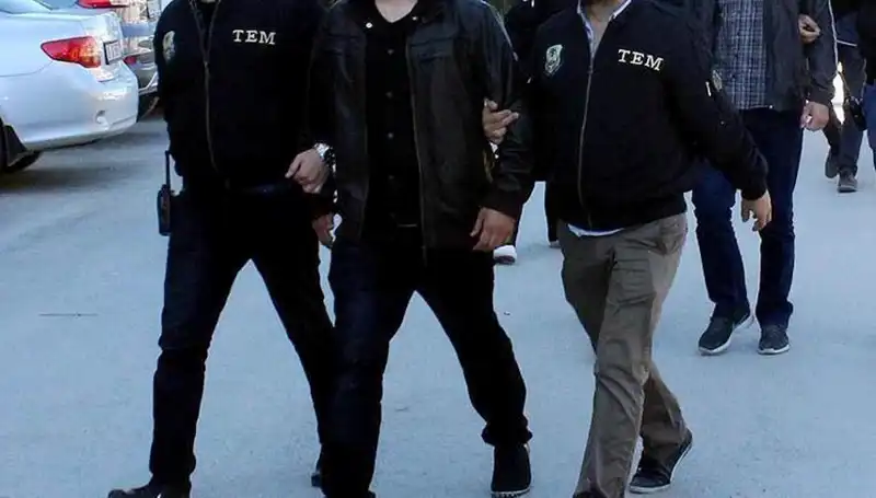 İstanbul'da Küçük Saldırılara Karşı Büyük Terör Operasyonu: 14 Gözaltı