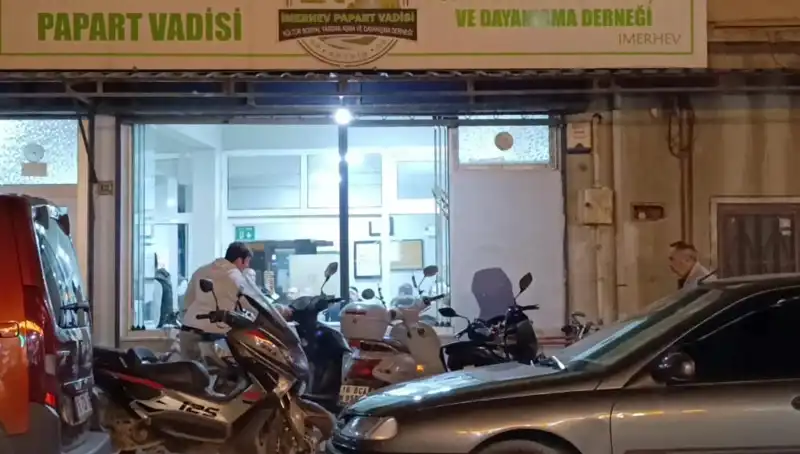 Lokalde Bıçaklı Kavga: Bir Kişi Ağır Yaralandı, Olayın Nedeni Ne?