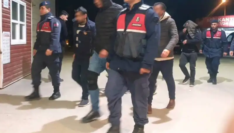 Bağ Evinde Uyuşturucu Partisine Baskın: Çarpıcı Gelişmeler
