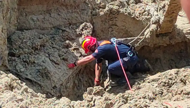 Silivri'de Göçükte Kurtarma Çalışmaları Sonunda Mutlu Sona Ulaştı