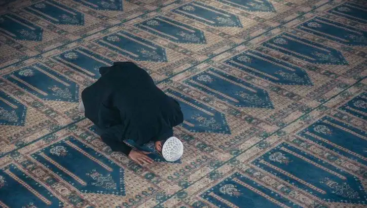 Cuma Namazı Saati ve Kılınışı: 12 Eylül 2023'te Bilmeniz Gerekenler